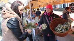 Palmy, pisanki, koguty. Lokalne produkty mają wzięcie