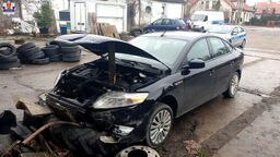 Jazda zakończona w stercie opon