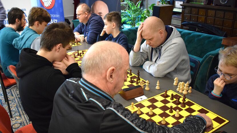 Do rywalizacji o mistrzostwo powiatu świdnickiego przystąpiło ponad 20 szachistów