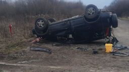 Pirat drogowy dachował. Młody kierowca miał prawko od 5 dni 