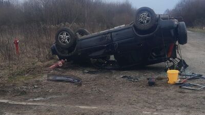 Pirat drogowy dachował. Młody kierowca miał prawko od 5 dni 