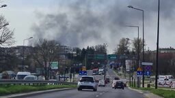 Czarny dym nad miastem. Co się stało?