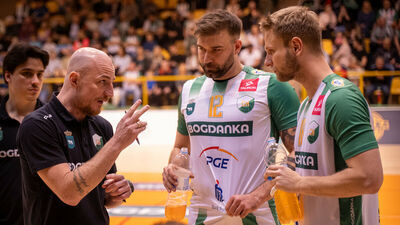 Trener Bartłomiej Rebzda miał wiele do powiedzenia swoim zawodnikom, także po meczu z Mickiewiczem