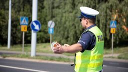 Bez uprawnień i pod wpływem. Pojechał prosto do aresztu