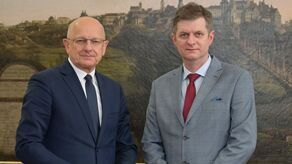 Piotra Cichosza (po prawej) na stanowisko wójta Gorzkowa poparł prezydent Lublina Krzysztof Żuk. 