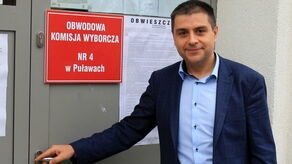 Paweł Maj nadal prezydentem Puław. Zdeklasował rywala z PiS