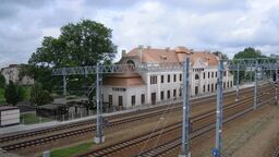 Umowa podpisana ponad rok temu, a remontu dworca PKP nie widać