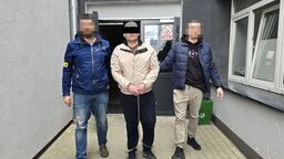 Napadli na klienta kantoru. Ich łupem padło 160 tys. zł