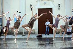 Nikt nie podpierał ściany. Lublinianie roztańczyli się pod Centrum Kultury