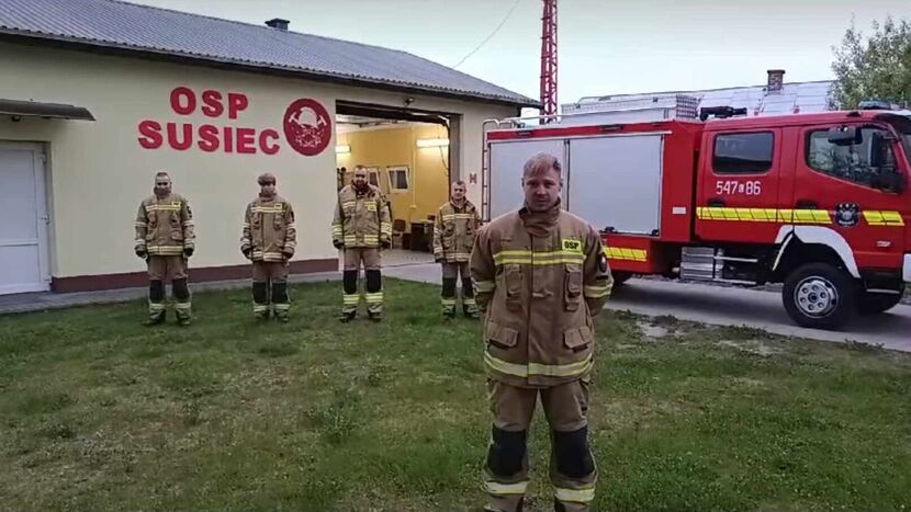 Strażacy z jednostki OSP w Suścu przyjęli wyzwanie i włączyli się do akcji "Pompki dla Michałka"