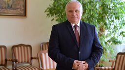 Prof. Krzysztof Kowalczyk pełni funkcję dyrektora Instytutu Genetyki, Hodowli i Biotechnologii Roślin oraz rektora Uniwersytetu Przyrodniczego w Lublinie w kadencji 2020–2024.  Ubiega się o reelekcję.