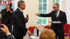 Jerzy Rębek i Jakub Jakubowski podczas wyborczej debaty