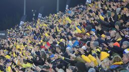 Tysiące fanów czarnego sportu na trybunach