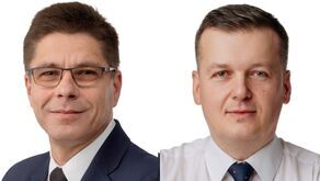 Krzysztof Paśnik (z prawej) nadal będzie burmistrzem Lubartowa, pokonał różnicą ... głosów Tadeusza Małyskę.