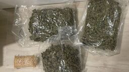 Ponad 4 kg narkotyków i nielegalna broń