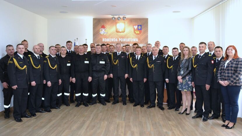 Uroczysta zbiórka z okazji powołania na stanowisko Komendanta Powiatowego Państwowej Straży Pożarnej w Parczewie odbyła się w piątek,19 kwietnia.