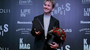 Kacper Jan Lechowicz z nagrodą na Teatropolis. Młody artysta jest absolwentem I Społecznego Liceum Ogólnokształcącego w Zamościu, a obecnie studentem Akademii Teatralnej im. Aleksandra Zelwerowicza w Warszawie
