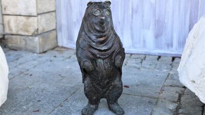 Niedźwiadek przebrany za ducha Bielucha znajduje się przy Chełmskich Podziemiach Kredowych na ul. Lubelska 55A