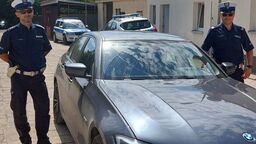 Aspirant Dariusz Żabiński oraz sierżant sztabowy Adam Czerniak zadbali o to, by rodzice bezpiecznie dotarli z chorą córeczką do szpitala