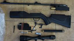 Dzieci były za głośno, więc strzelał do nich z wiatrówki 