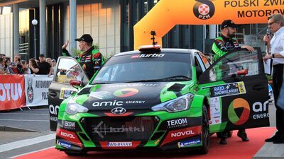 Tegoroczny Rajd Nadwiślański ceremonię startu, mety oraz strefę serwisową zlokalizował w Puławach. Ściganie odbędzie się poza miastem