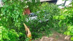 Na szczęście w budynku, w który uderzyło auto, nikt nie mieszka