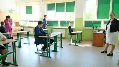 Dziś matematyka. Ósmoklasiści piszą pierwszy ważny egzamin w ich życiu