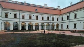 Dziedziniec odnowionego gmachu Akademii Zamojskiej będzie sceną dla plenerowychkoncertów. Pierwsze już w ten weekend