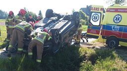 Kobieta kierująca autem może mówić o dużym szczęściu