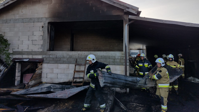 Pożar tartaku w Izbicy. Interweniowali strażacy