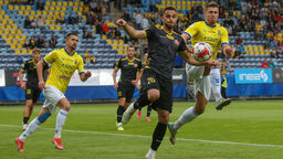 Gol z połowy boiska, ponad 100 minut gry, Motor i Znicz Pruszków na remis po szalonym meczu [zdjęcia, wideo]