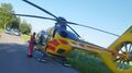 Potrącona dziewczynka transportowana helikopterem do szpitala. Sprawca uciekł 
