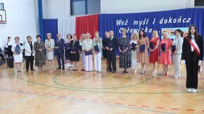 Pierwszy dzwonek 25 lat temu. Dziś uczy się tu 1500 dzieci