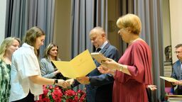 Dyplomy i stypendia od prezydenta dla najlepszych uczniów