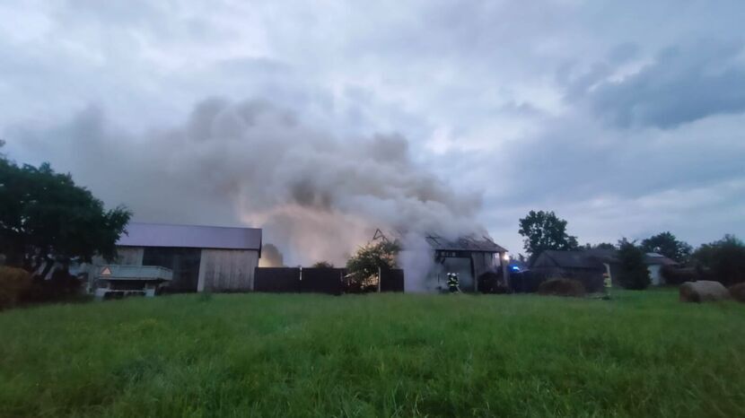 Pożar podczas burzy. Spaliła się stodoła
