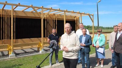 Radny Marek Dzyr (PiS), jeden ze współautorów zwycięskiego projektu- tężni solankowej. Zaproponował, by usunąć zapis o kosztach inwestycji w regulaminie BO 