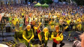 Jak wakacje to tylko we Włodawie. Wczoraj Czerwone Gitary, dziś późnym wieczorem w Rynku zagra Budka Suflera