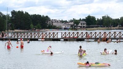 Nad Jeziorem Białym tłumów jeszcze nie ma. Sezon na dobre rozpocznie się w weekend