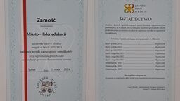 Świadectwo z czerwonym paskiem dla Zamościa. Bo jest liderem edukacji