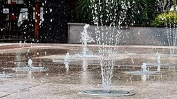 Cieszy oko, a w upalne dni przyniesie ulgę mieszkańcom i turystom