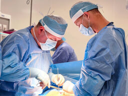 Mniej bólu, mniej powikłań. Robot da Vinci pomaga w leczeniu raka pęcherza moczowego