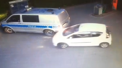 Przyjechała po alkohol, uderzyła w radiowóz. A już miała prawie 2 promile