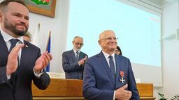 Prezydent Lublina z Krzyżem Oficerskim Orderu Odrodzenia Polski