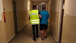 42-latek po zatrzymaniu nie umiał wyjaśnić, dlaczego wprowadzał ludzi w błąd