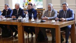 Zarząd coraz droższy. Piąty członek już na etacie