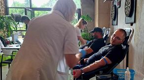 Akcja krwiodawstwa w Zamościu cieszyła się dużym zainteresowaniem i żeby podzielić się tym cennym darem trzeba było odstać swoje w kolejce. 