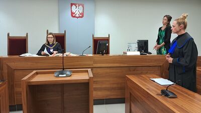 Podczas ogłaszania wyroku w sali rozpraw nie było przedstawiciela prokuratury, ani pełnomocnika oskarżycieli posiłkowych, a jedynie obrończyni Nazara M.