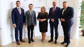 Zarząd Powiatu Biłgorajskiego w obecnym składzie (od lewej): Bartłomiej Świtała, Andrzej Szarlip, Beata Strzałka, Tomasz Rogala, Jan Małysza