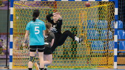 Karolina Osowska (w czarnym stroju) będzie walczyć o akademickie mistrzostwo świata