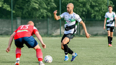 Huczwa Tyszowce (białe stroje) za tydzień może zapewnić sobie miejsce w barażach o czwartą ligę